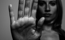 Internationaler Tag gegen Gewalt an Frauen: Opferschutz ernst nehmen und Behörden sensibilisieren!
