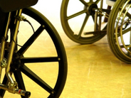 Rollstühlle für Menschen mit Behinderung (Foto: iStock)