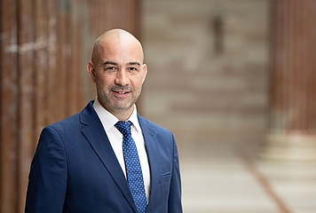 Portraitfoto von Volksanwalt Luisser