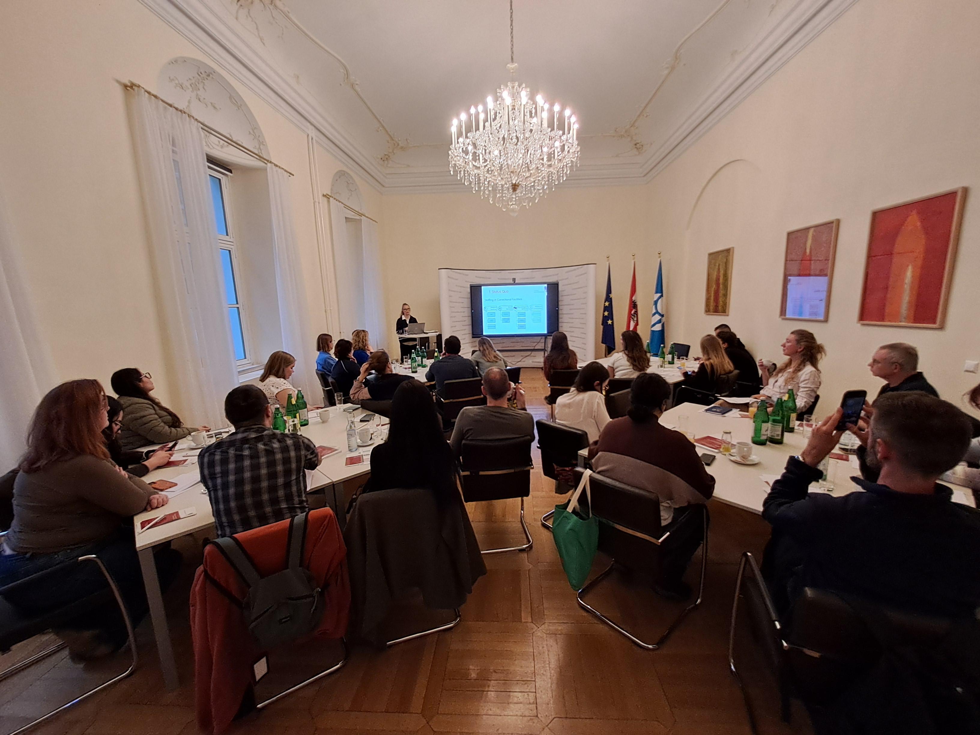 Internationale Besucher*innen bei der Volksanwaltschaft in Wien