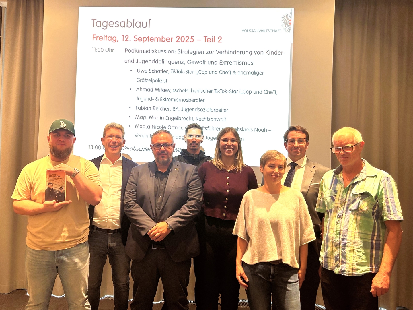 Die 7 Vortragenden des NPM-Treffens mit Volksanwalt Achitz.