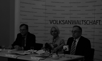 Volksanwalt Dr. Kräuter, Volksanwältin Dr. Brinek und Volksanwalt Dr. Fichtenbauer präsentieren den Jahrensbericht