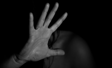 Servicestelle weist misshandelte Frau ab. Volksanwalt Kräuter leitet amtswegiges Prüfverfahren ein