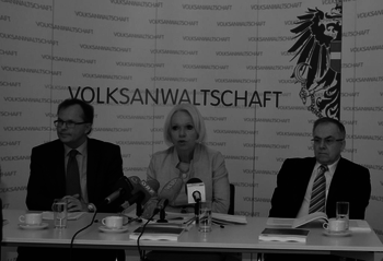 Volksanwalt Dr. Kräuter, Volksanwältin Dr. Brinek und Volksanwalt Dr. Fichtenbauer präsentieren den Jahrensbericht