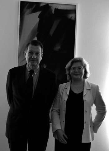 Volksanwalt Dr. Kostelka mit Salla Saastamoinen.
